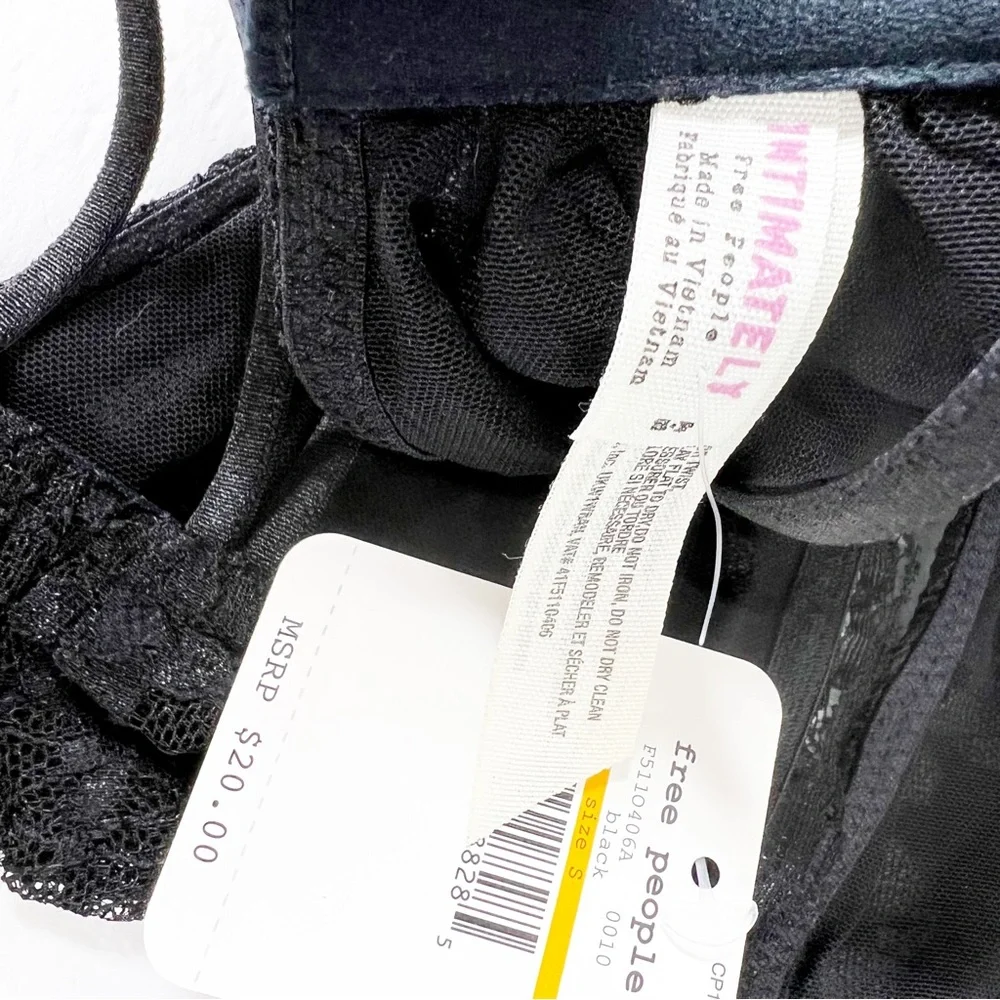 Intimately FREE PEOPLE LACE ESSENTIALS black Bralette set NWT Small new - Picture 3 of 6